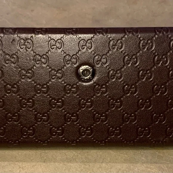 Gucci Sunglass Case - Picture 4 of 5